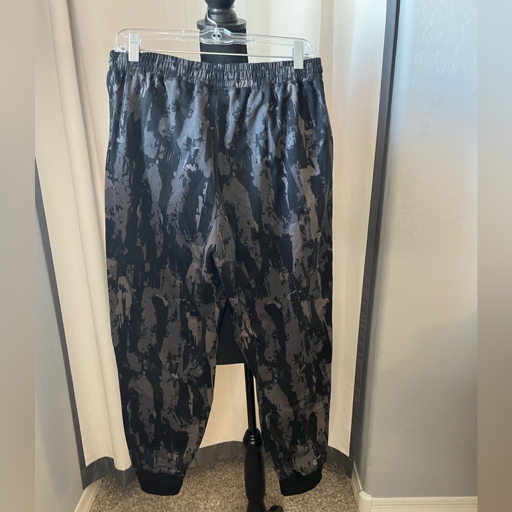 28. LuLaRoe Joggers, Size XL, EUC - Picture 5 of 7